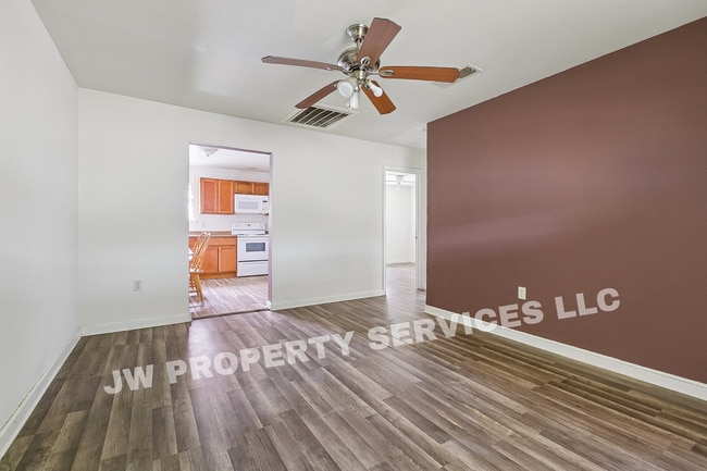 Building Photo - 204 Wilker Neal Ave
