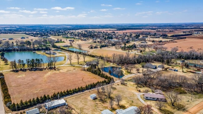 Building Photo - Beautiful Home in Kingman Available For Rent or Rent to Own located on Nearly 1 Acre!