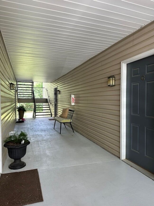 Building Photo - 2BD/2BA CONDO- THE MERIDIAN