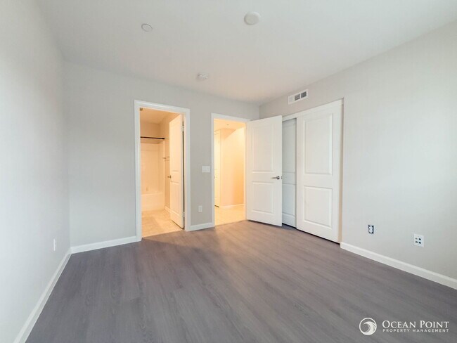 Building Photo - 3 Bedroom Condo for Rent in Oxnard by the ...