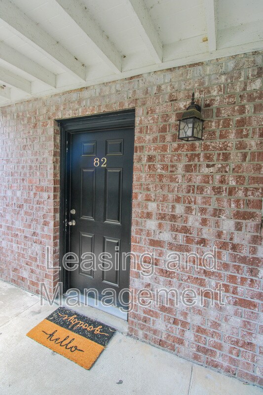 Building Photo - 867 Colony Dr