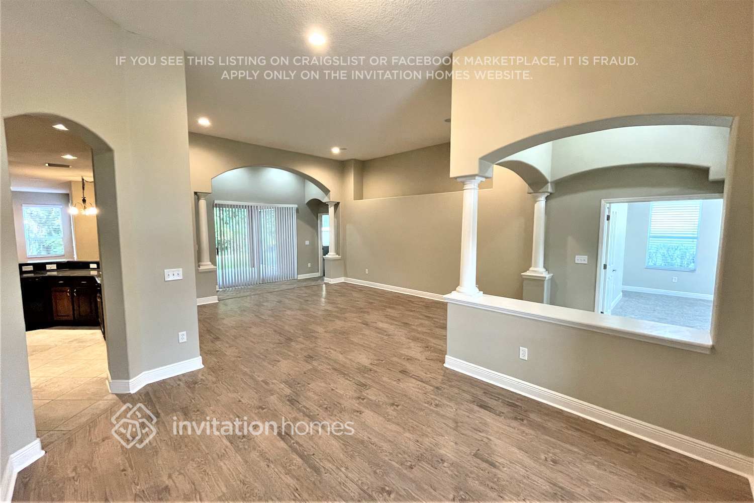 Building Photo - 1845 Beaconsfield Dr