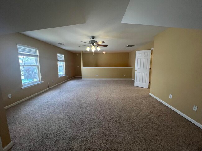 Building Photo - 565 Batty Way