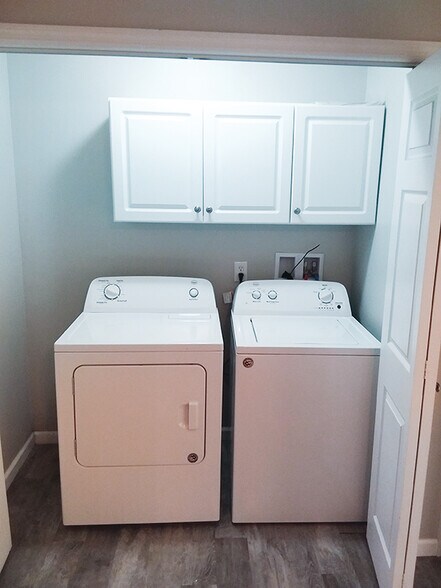 Washer & Dryer - 610 N Arlington St