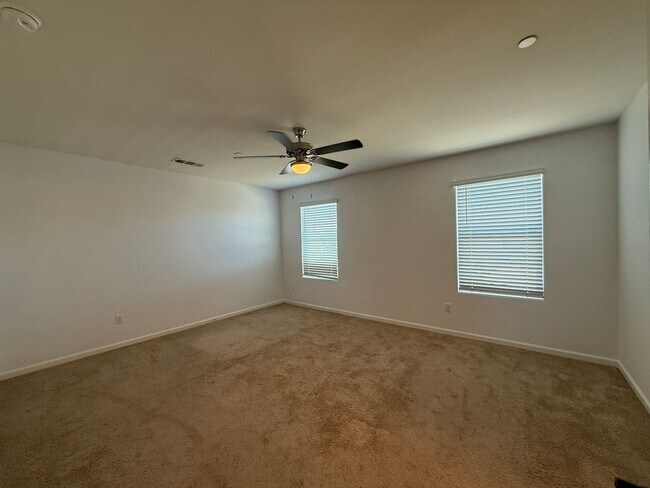 Building Photo - 5531 W Flint Way