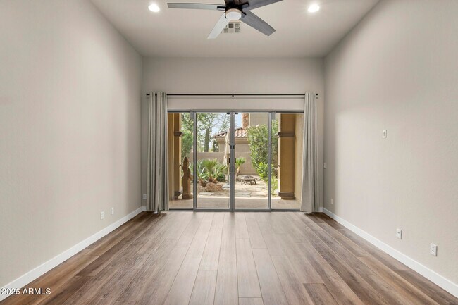 Building Photo - 3653 E Sands Dr