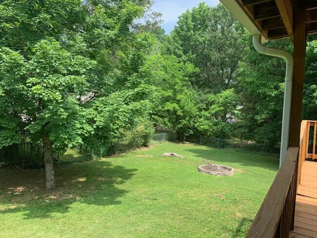 Building Photo - 3 Bedroom, 2 Bathroom w/ Covered Deck on Large Lot