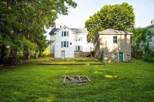 Building Photo - 78 Pleasant St