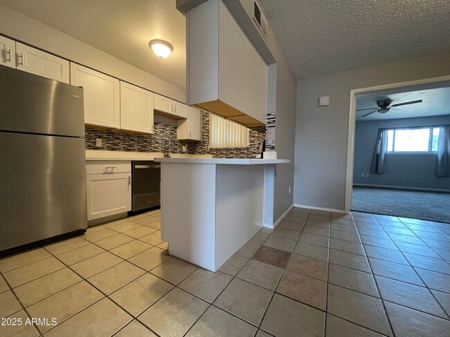Building Photo - Amazing 3 Bedroom 2 Bath home in Tempe