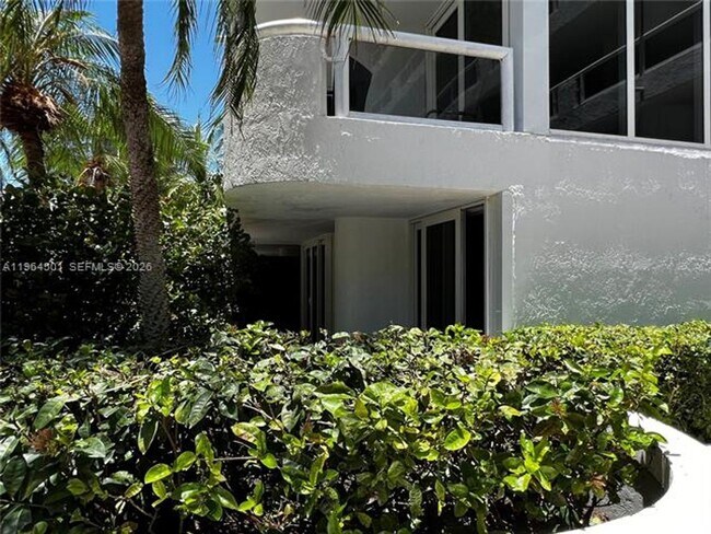 Building Photo - 1717 N Bayshore Dr