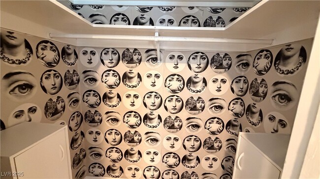 Building Photo - 1819 S Beverly Way