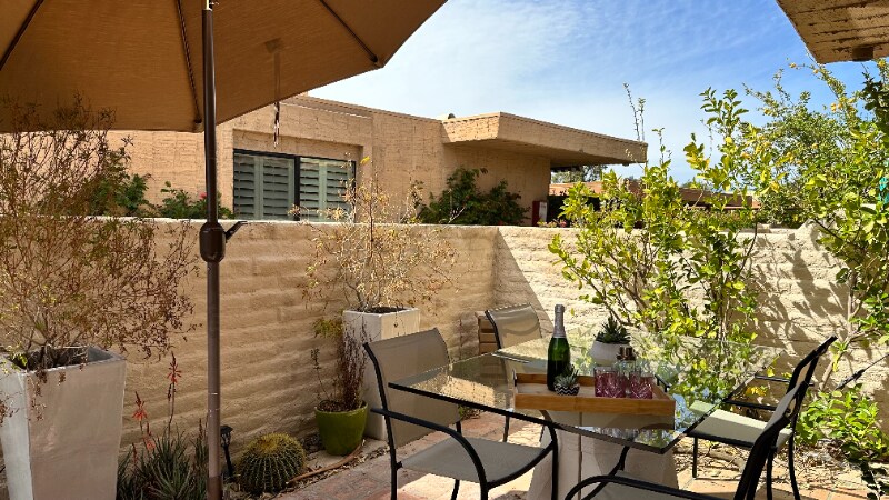 Building Photo - 2303 Los Patos Dr