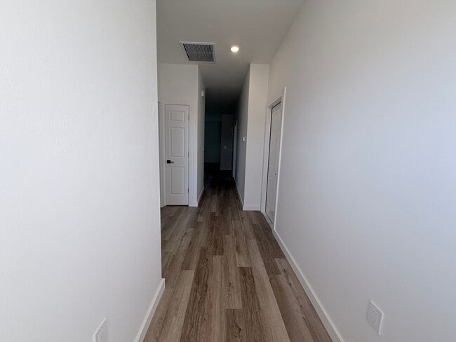 Building Photo - 5064-5066 Jones Dr