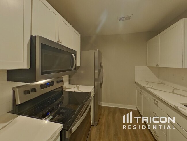 Building Photo - 506 Canyon Ridge Dr