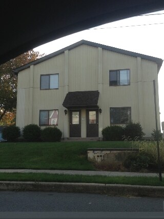 Primary Photo - 323 Green St
