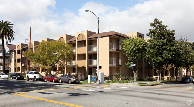 Primary Photo - Beachwood Apartments