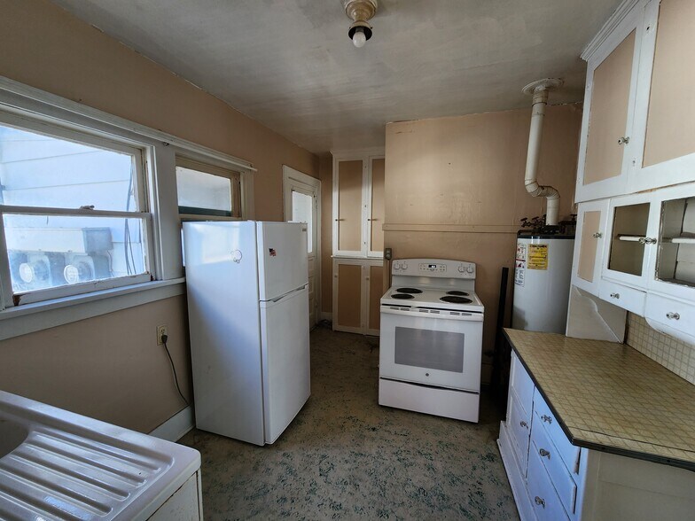 Building Photo - 315 S 3rd St