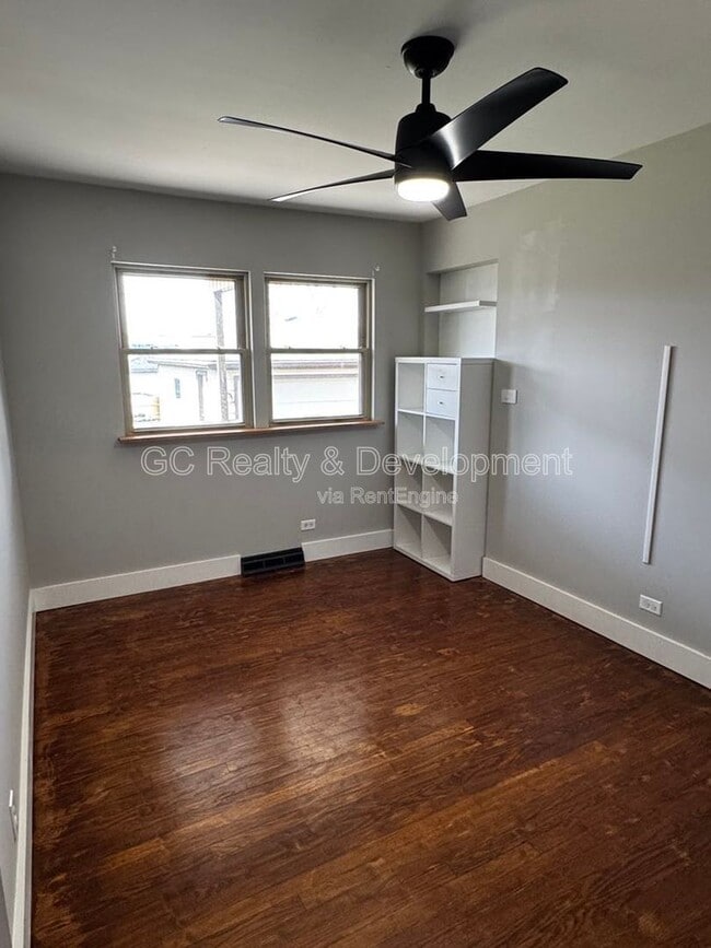 Building Photo - 510 N Fairview Ave