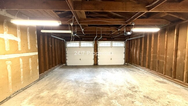 Building Photo - Cute 3 BD | 1.5 BA Home in Lake Oswego - Lake Access!