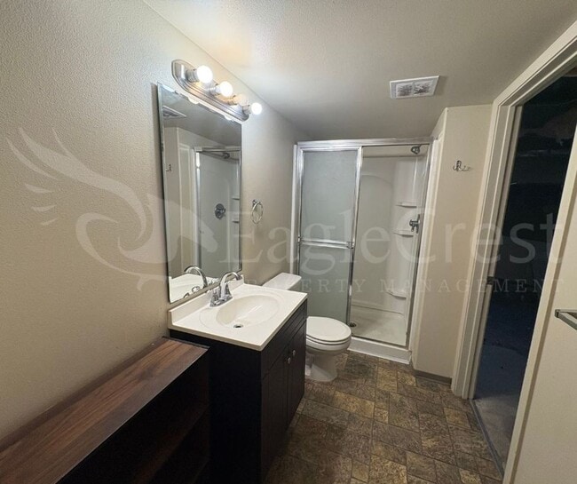 Building Photo - Large 8-Bedroom Home Across from Whitman C...