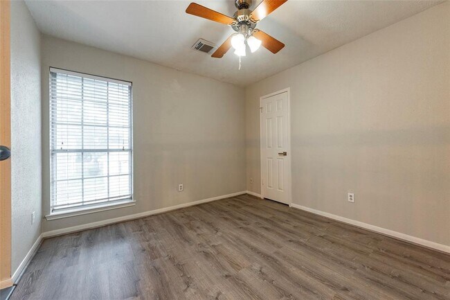 Building Photo - 1227 Mabry Mill Rd