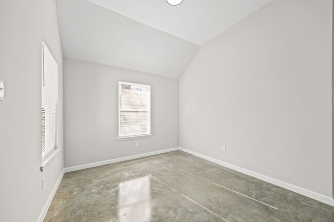 Building Photo - 1150 Melrose St