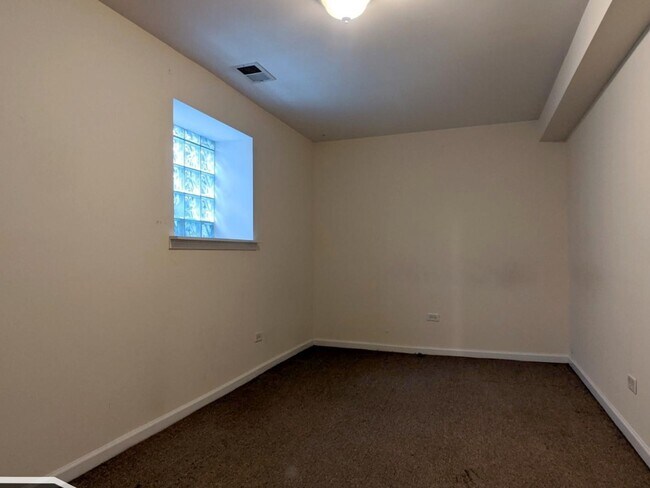 Building Photo - 3047 W Logan Blvd