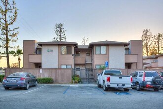 Building Photo - Comfortable 1-Bedroom Condo in Gated Palmi...