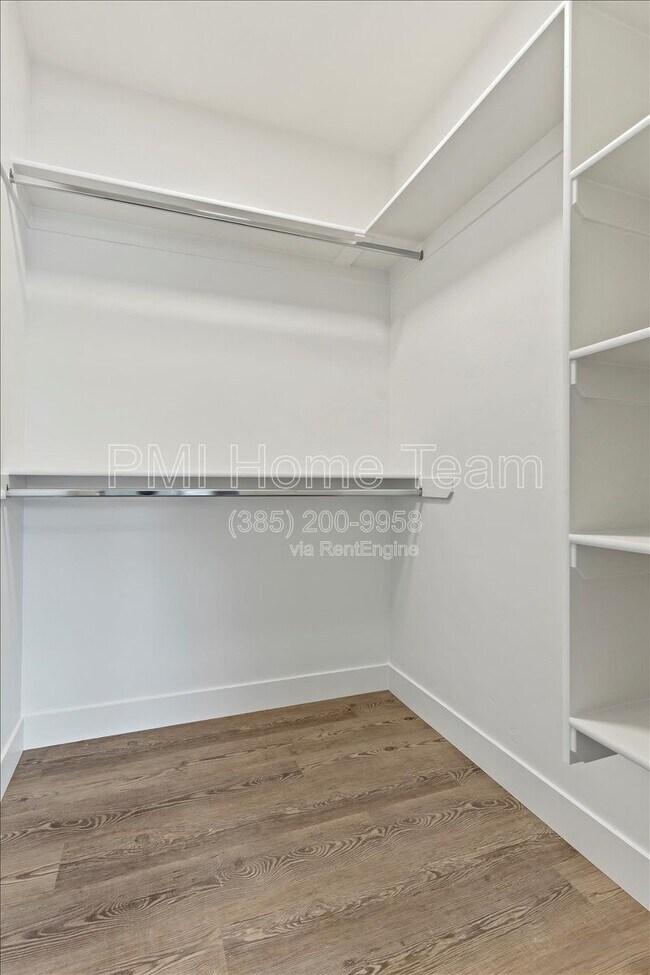 Building Photo - 3378 Washington Blvd