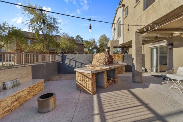 Building Photo - 470 N 168th Ln