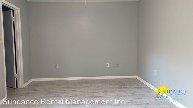 Building Photo - 2 br, 1.5 bath House - 217 Oak Street SE U...