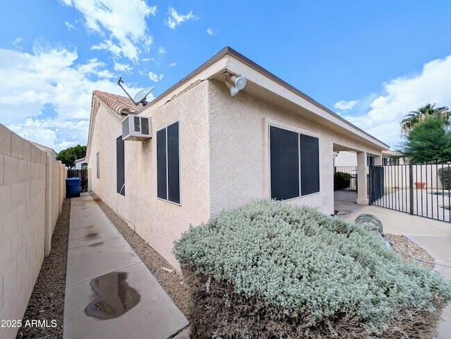 Building Photo - 3331 N Copenhagen Dr