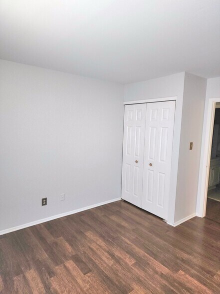 Building Photo - 366A Delancey Pl