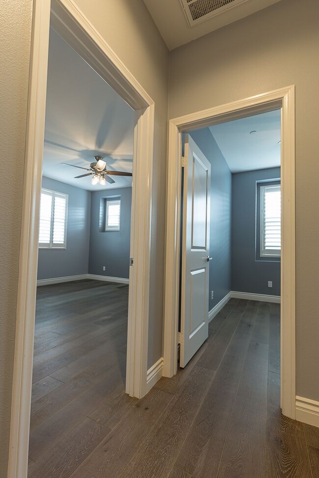 Building Photo - 2 Bedroom 2.5 Bath Townhome near Seabridge...