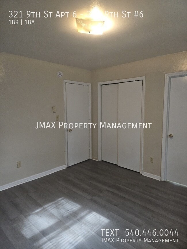 Building Photo - 321 9th St