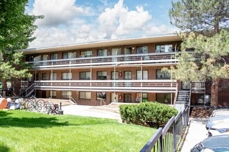 Building Photo - 2110 N Williams St