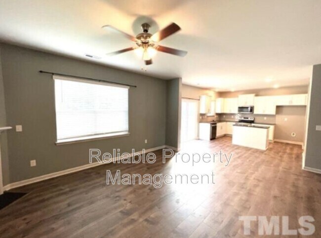 Building Photo - 427 N Great White Way