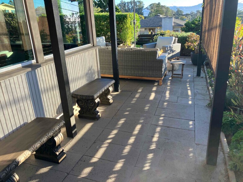 Building Photo - 705 Center Ct