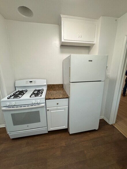 Building Photo - 5981 Guthrie Ave