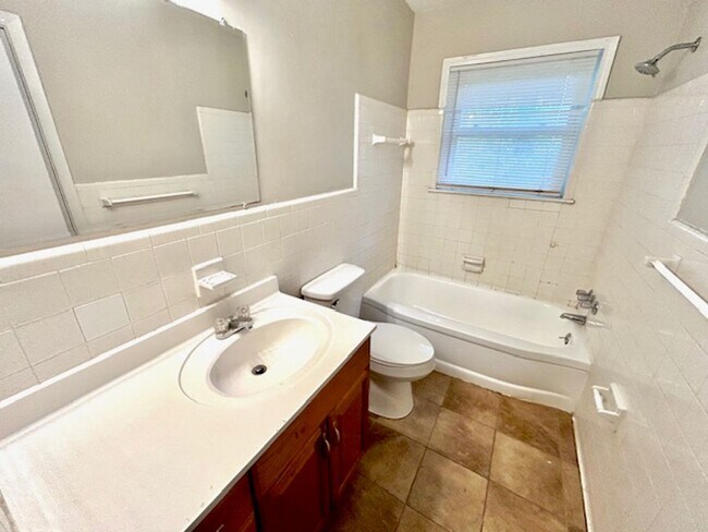 Building Photo - 2710 Scenic View Dr NW