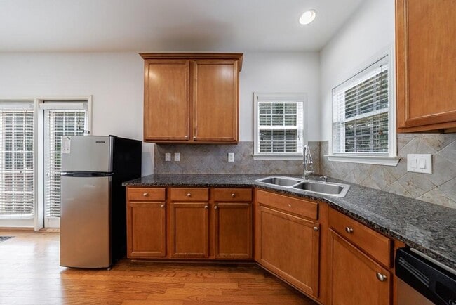 Building Photo - 279 Collins View Ct