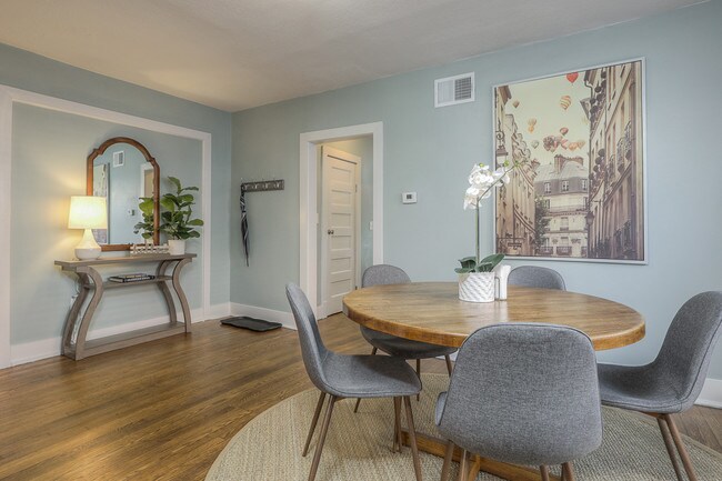 Building Photo - 3716 Warwick Blvd