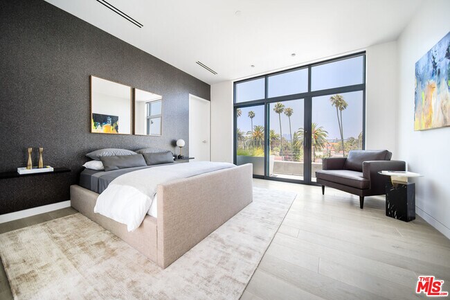 Building Photo - 8600 Wilshire Blvd