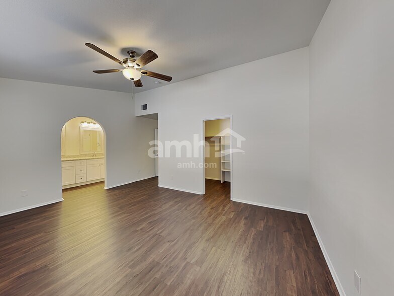 Building Photo - 7975 S New Abbey Dr