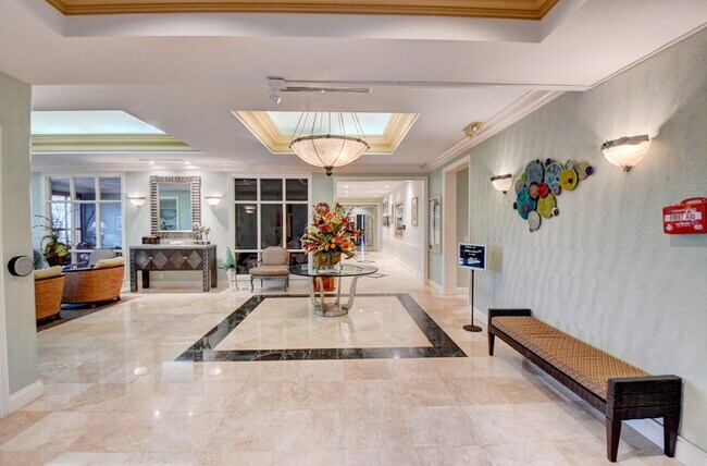 Building Photo - 2925 Riviera Dr