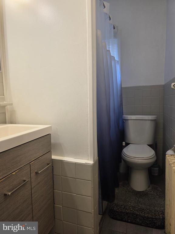 Building Photo - 1003 Maple St