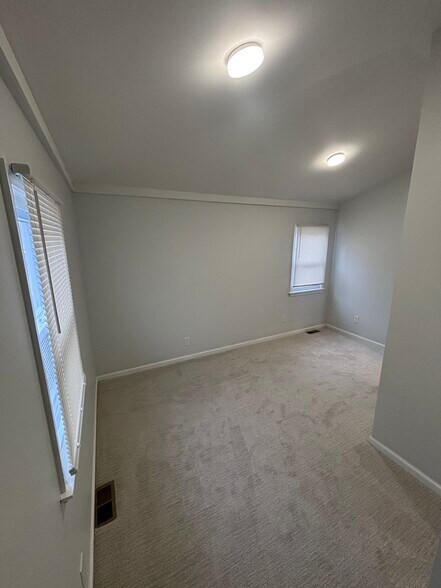 Building Photo - 304 Holmes Rd