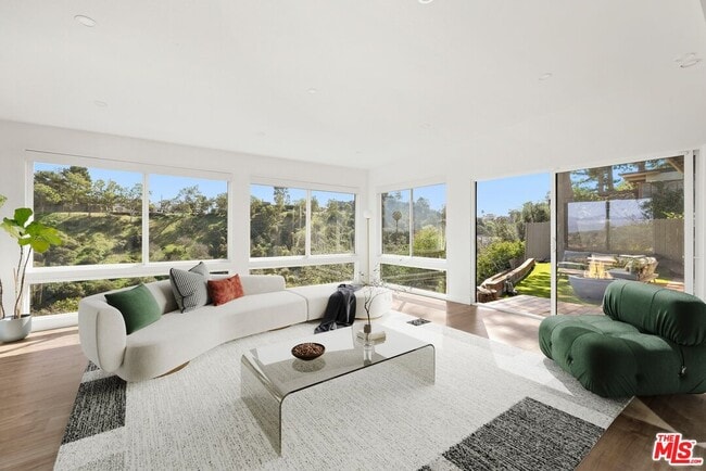 Building Photo - 2204 Ridgemont Dr