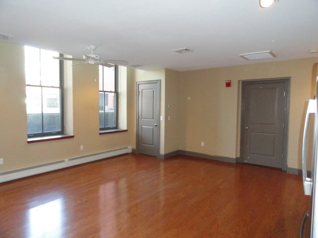 Building Photo - 537 Congress St