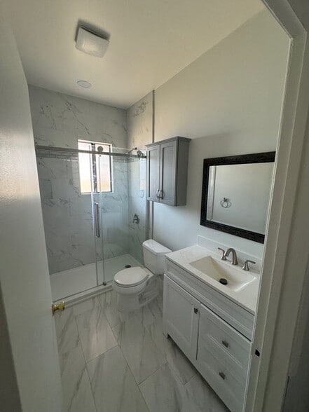 Building Photo - 1635 E Washington Blvd